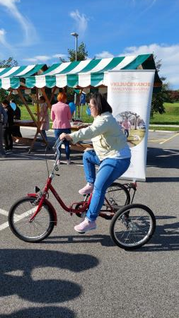S triciklom naokoli - varno in samostojno. 